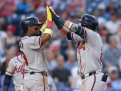 Braves derrota Phillies enquanto Austin Riley acerta dois residence run
