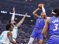 Magic estende seca de playoffs do Hornets e enfrenta Pistons em seguida