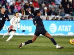 Primeiro gol de Kennedy Wesley, assistência para levar o USWNT ao Japão
