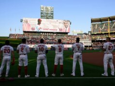Resumo da MLB: Mourning Angels produz encerramento e encerra seqüência de vitórias dos Padres