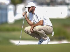 Scottie Scheffler no banco do motorista do Cadillac Championship