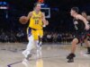 Resumo da NBA: 27 de Luke Kennard faz o Lakers ultrapassar o Rockets no jogo 1