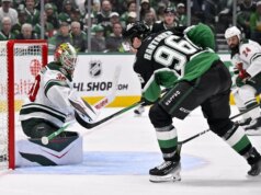 Wyatt Johnston registra duas vezes como série de nível Stars vs.