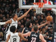 Victor Wembanyama sofre concussão na derrota do Spurs no jogo 2