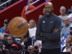 Magic resiste ao rali dos Pistons e ganha a liderança da série