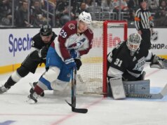 Avalanche derruba Kings, aproxima-se da varredura da série