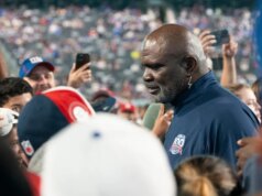 Advogado: Lawrence Taylor ainda hospitalizado com problemas estomacais