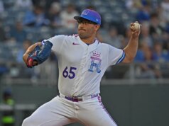 Royals marca 5 corridas na 4ª entrada para vencer os Angels