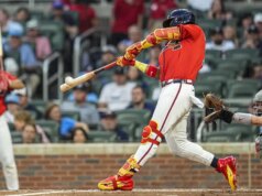 Michael Harris sai do banco do Braves para acertar a embreagem e vencer Phillies