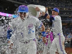 Royals tentam ganhar força contra os anjos