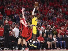 Resumo da NBA: Lakers se recuperam para vitória no OT, vantagem de 3 a 0 sobre o Rockets