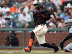 Giants vão fundo três vezes para derrubar Marlins