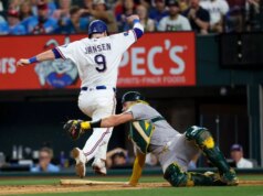 A explosão de 2 corridas de Josh Jung leva o Rangers à frente do Atletismo