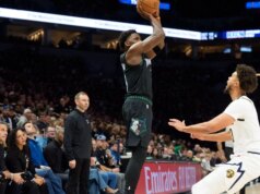 A estrela dos T-wolves, Anthony Edwards (joelho), sai do jogo contra o Nuggets