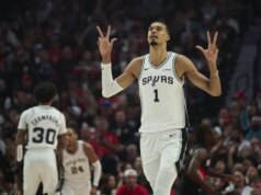 Spurs dominam o segundo tempo e vencem por 3 a 1 os Path Blazers
