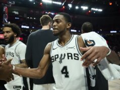 Resumo da NBA: De’Aaron Fox e Spurs derrotam Blazers no jogo 5