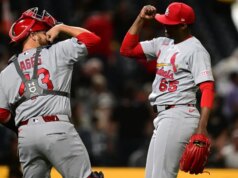 Resumo da MLB: cartas marcam 4 corridas na nona para atordoar os piratas