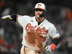 Pete Alonso e Orioles determinados a esquentar contra os Astros