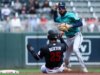 O grande sucesso de Cole Younger ajuda os Mariners a superar os Twins