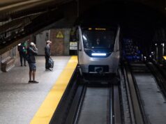 Des joueurs du CH anunciam certas estações do metrô de Montreal