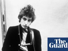 Rascunho de letra de Bob Dylan ‘extremamente raro’ descoberto dentro do livro de Allen Ginsberg
