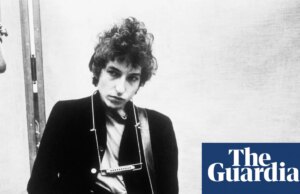 Rascunho de letra de Bob Dylan ‘extremamente raro’ descoberto dentro do livro de Allen Ginsberg