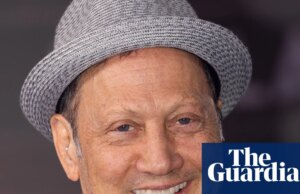 Rob Schneider pede aos EUA que restaurem o alistamento militar