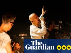 Crítica de James – banda especial ainda enchendo arenas com hinos de cordialidade e humanidade