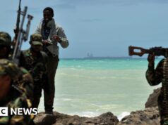 Outro navio apreendido na costa da Somália à medida que o nível de ameaça aumentava