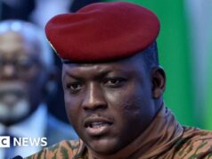 Burkina Faso deve ‘esquecer’ a democracia, diz líder militar