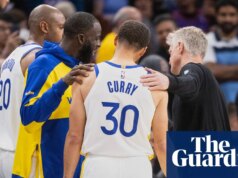 Golden State Warriors eliminados enquanto Suns sufoca Curry e conquista o 8º lugar