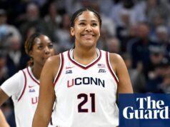 Sarah Robust, da UConn, eleita a melhor jogadora do ano da AP após excelente temporada no segundo ano