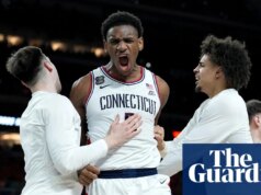 Torneio da NCAA: UConn vence Illinois e alcança o terceiro jogo do título em quatro anos