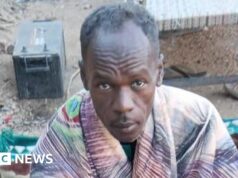 Três anos de mensagens de uma só vez – uma crônica da guerra do Sudão surge enquanto o telefone do repórter preso é ligado