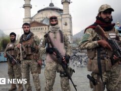 Paquistão acusado de atacar universidade afegã