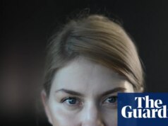 A revisão eucraniana – retrato heróico do diplomata que tenta arrastar a Ucrânia para a Europa