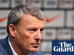 O diretor esportivo de futebol dos EUA, Matt Crocker, sai para trabalhar na Arábia Saudita