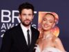 A noiva de Jack Whitehall revela que raspou os dedos dos pés antes do casamento