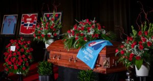 Funérailles de Rodger Brulotte: bonsoir, il est half! (bis)