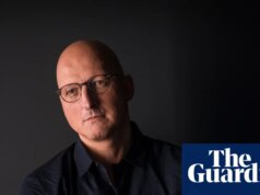 ‘Uma falsa narrativa em torno de um pedófilo’: cinebiografia de Michael Jackson criticada pelo diretor de Leaving Neverland