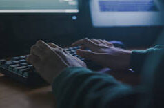 Juízes federais dos EUA recorrem cada vez mais à IA – estudo