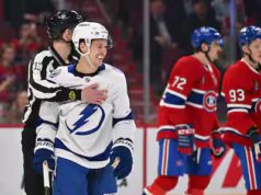 Um Quebec com as calças de Cole Caufield, Nick Suzuki e Juraj Slafkovsky