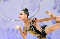 Atletas russos retornam ao grande evento sob bandeira e hino (VÍDEO)