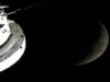 Artemis II realiza sobrevôo lunar mais próximo em meio a perda de comunicação