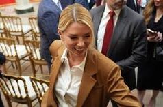 Chefe do FBI ameaça processar The Atlantic por reportagem sobre seu consumo de álcool