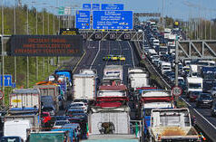 Intruso ‘empunhando machadinha’ danifica avião militar dos EUA na Irlanda (VÍDEO)