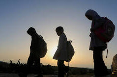 Homem israelense é preso por usar kipá com bandeira palestina