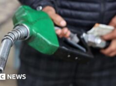 Petróleo salta para mais de US$ 100 após negociações EUA-Irã terminarem sem acordo