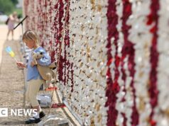Assista: 20 mil ursinhos de pelúcia destacam a situação das crianças ucranianas desaparecidas