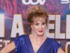 Beverley Callard ‘estourando champanhe’ após ótimas notícias na batalha contra o câncer de mama